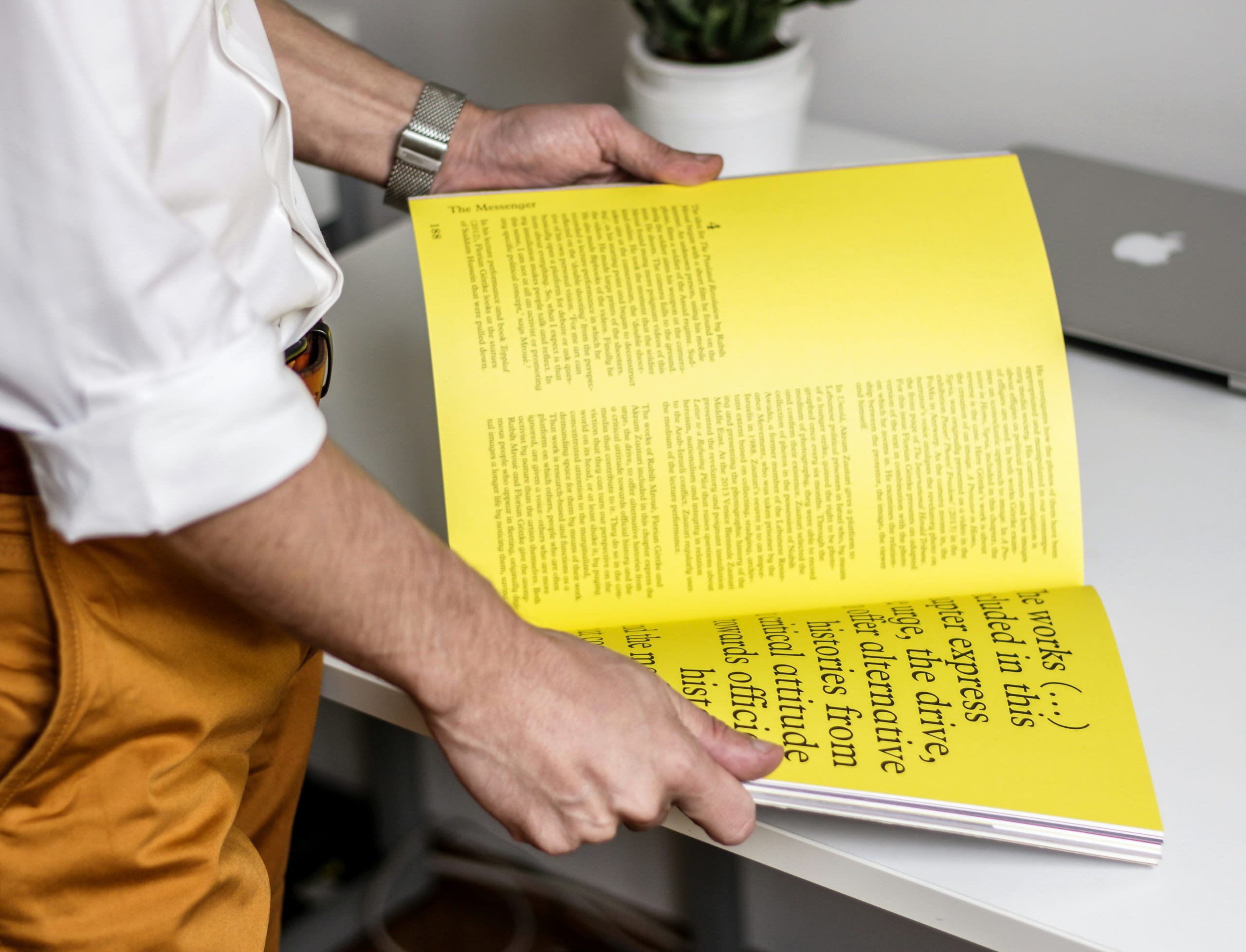 This image has an empty alt attribute; its file name is book2.jpg